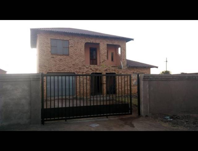 2 BEDROOM HOUSE FOR SALE IN TEMBA UNIT 7